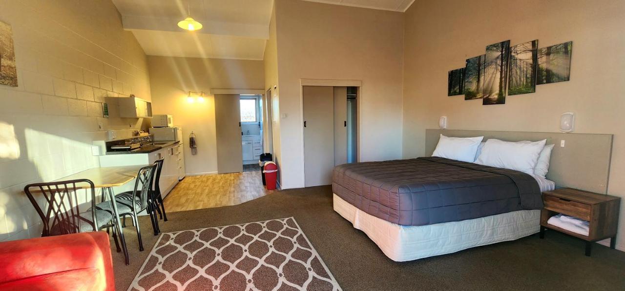 ماسترتون Acorn Estate Motel المظهر الخارجي الصورة