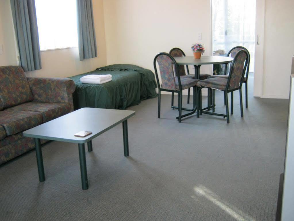 ماسترتون Acorn Estate Motel المظهر الخارجي الصورة