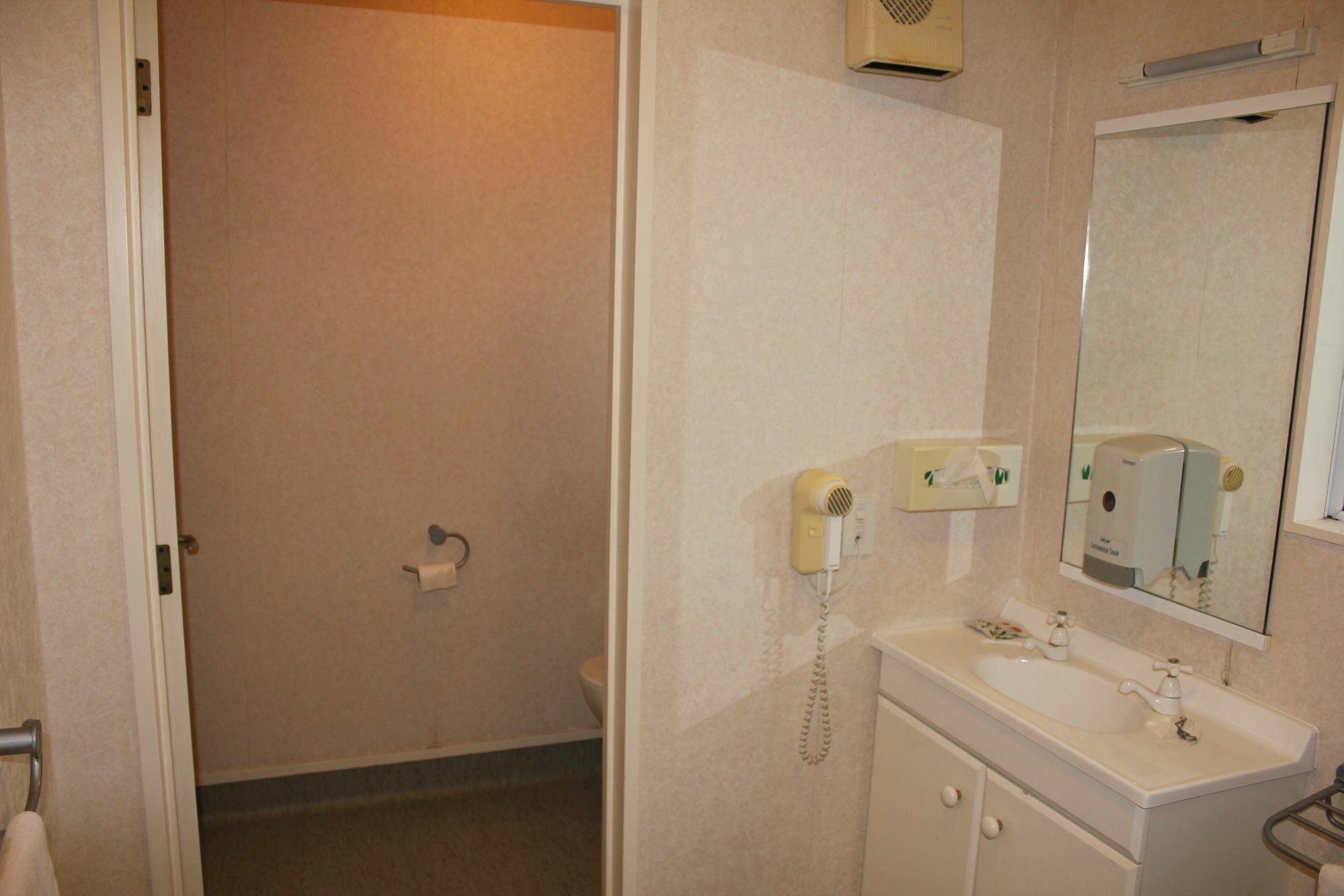 ماسترتون Acorn Estate Motel المظهر الخارجي الصورة